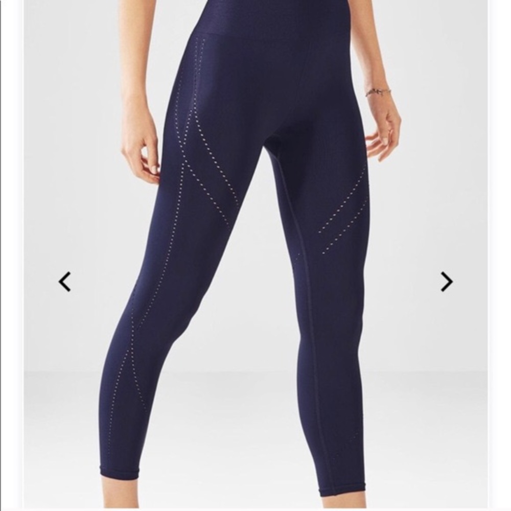New! Fabletics seamless laser cut Capri